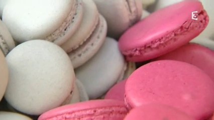 Pâtissière de macarons à Limoux