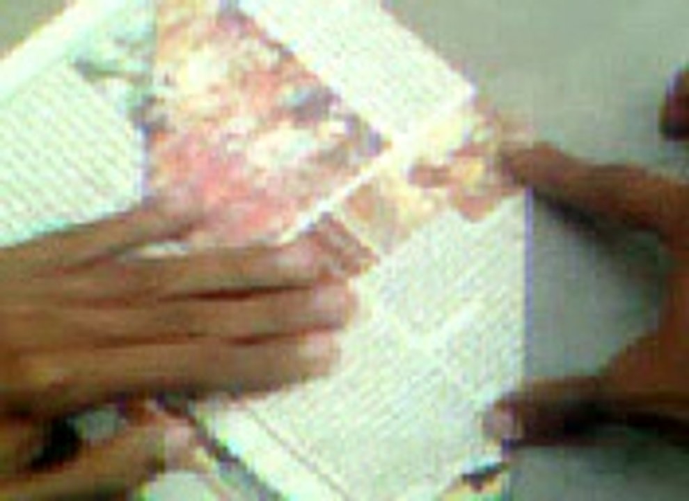 Make paper aeroplane