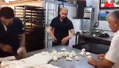 Les préparatifs de Noel : Faut savoir enchaîner les mecs !