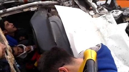 Van'da İki Ayrı Trafik Kazası: 13 Yaralı