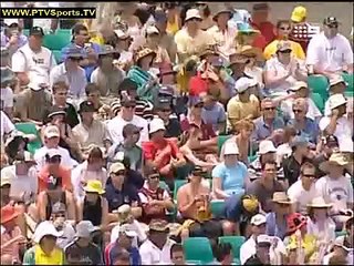 Embarrassing Shane Watson first ball in test cricket, falls on his ass