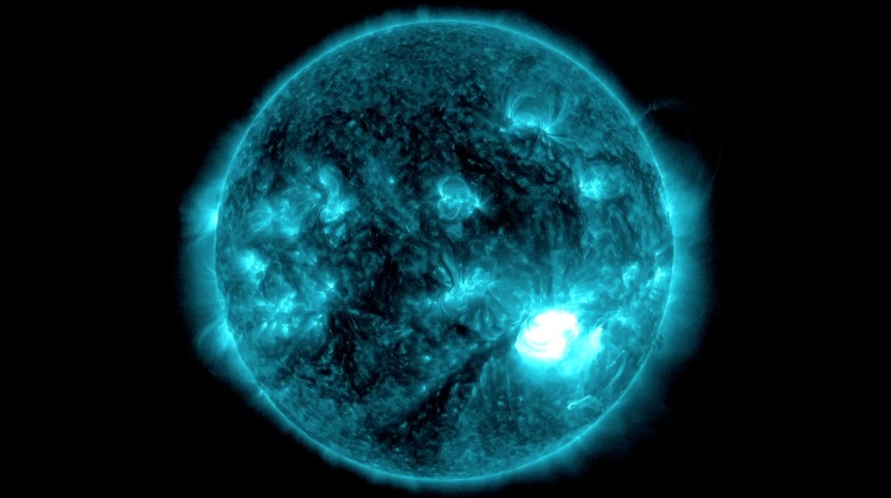 Une majestueuse éruption solaire capturée par la NASA