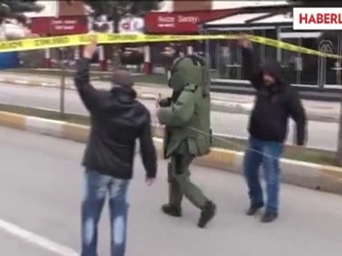 Şüpheli Çanta Fünye ile Patlatıldı