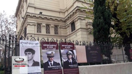 Marò, al Tempio Maggiore affisse le foto dei due fucilieri