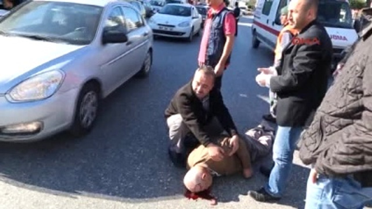 Antalya Otomobilin Çarptığı Yayanın Takma Dişleri Fırladı