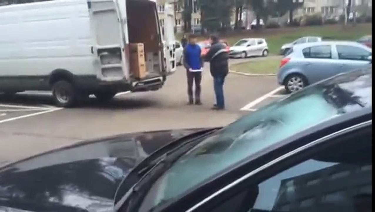 Sa commande n'arrivera pas pour Noël, il explose le camion de livraison !