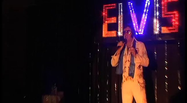 Mike Russell sings Peace In The Valley at Elvis Day video