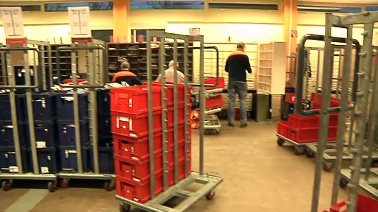 Topdrukte in Groninger sorteercentra PostNL - RTV Noord