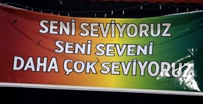 Diyarbakırlı Taraftarlar, Açtıkları Pankartla Öcalan'a Mesaj Yolladı