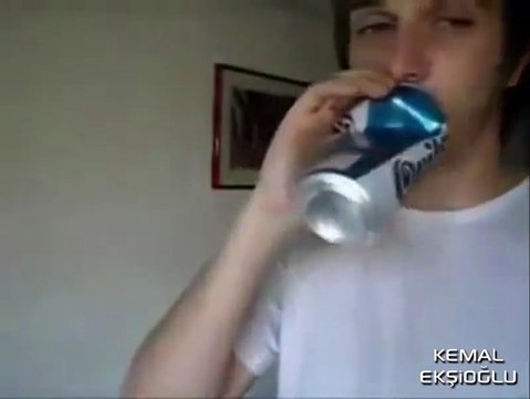 Ağzıyla Formula 1 Aracı Sesi Çıkaran Genç