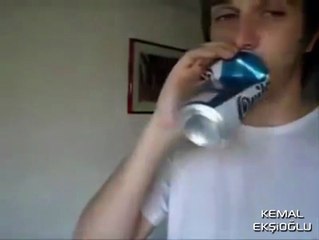 Ağzıyla Formula 1 Aracı Sesi Çıkaran Genç