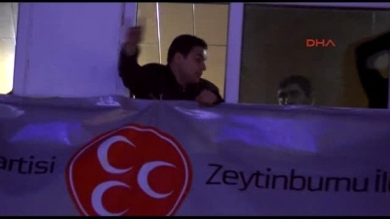 MHP Binasına Asılan Pankart İndirildi