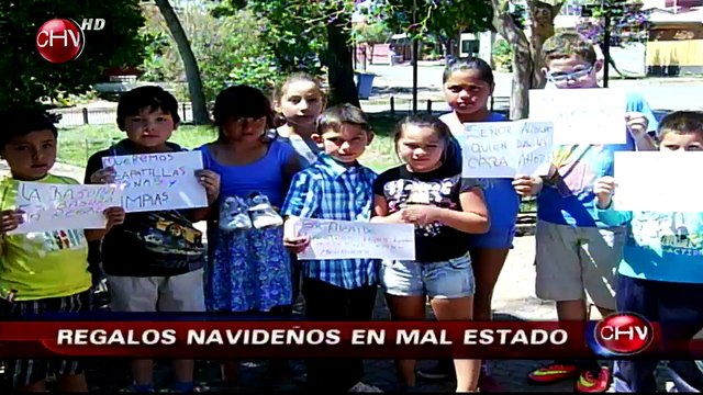 Grupo de niños de escuela de fútbol recibieron como regalo zapatillas en mal estado