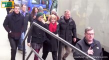 Taylor Swift Goes X'mas Shopping With Her Family in NYC