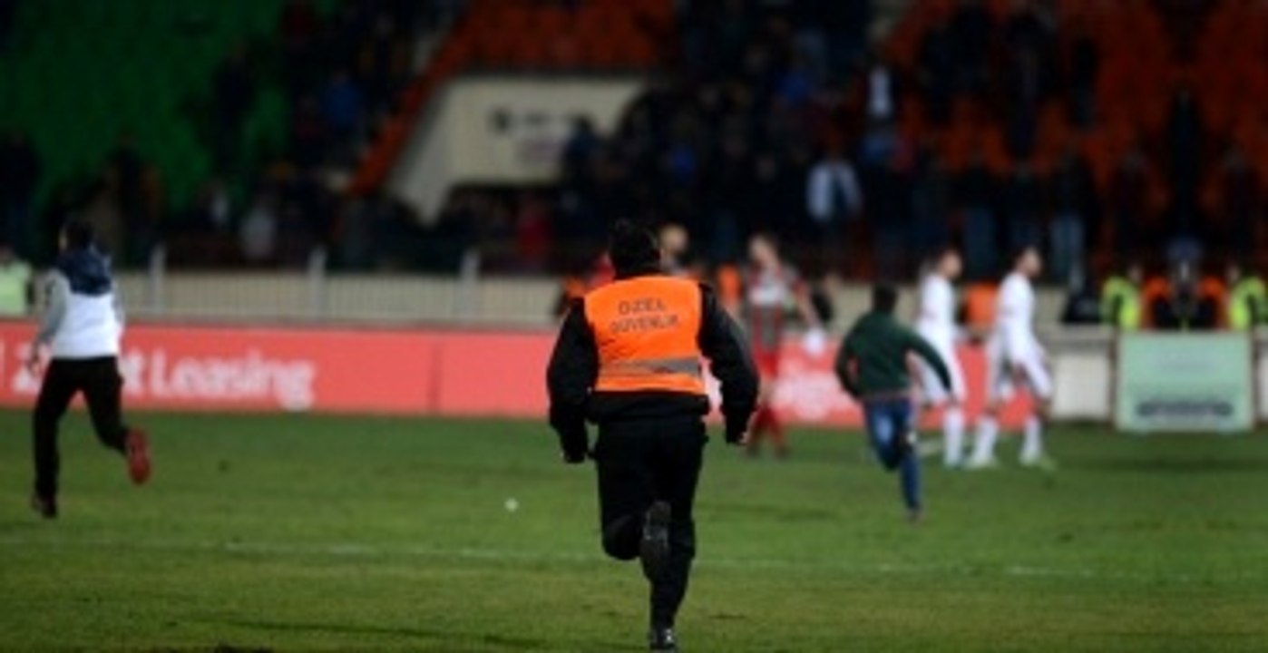 Diyarbakır-Galatasaray Maçı Sonrası Soyunma Odası Karıştı