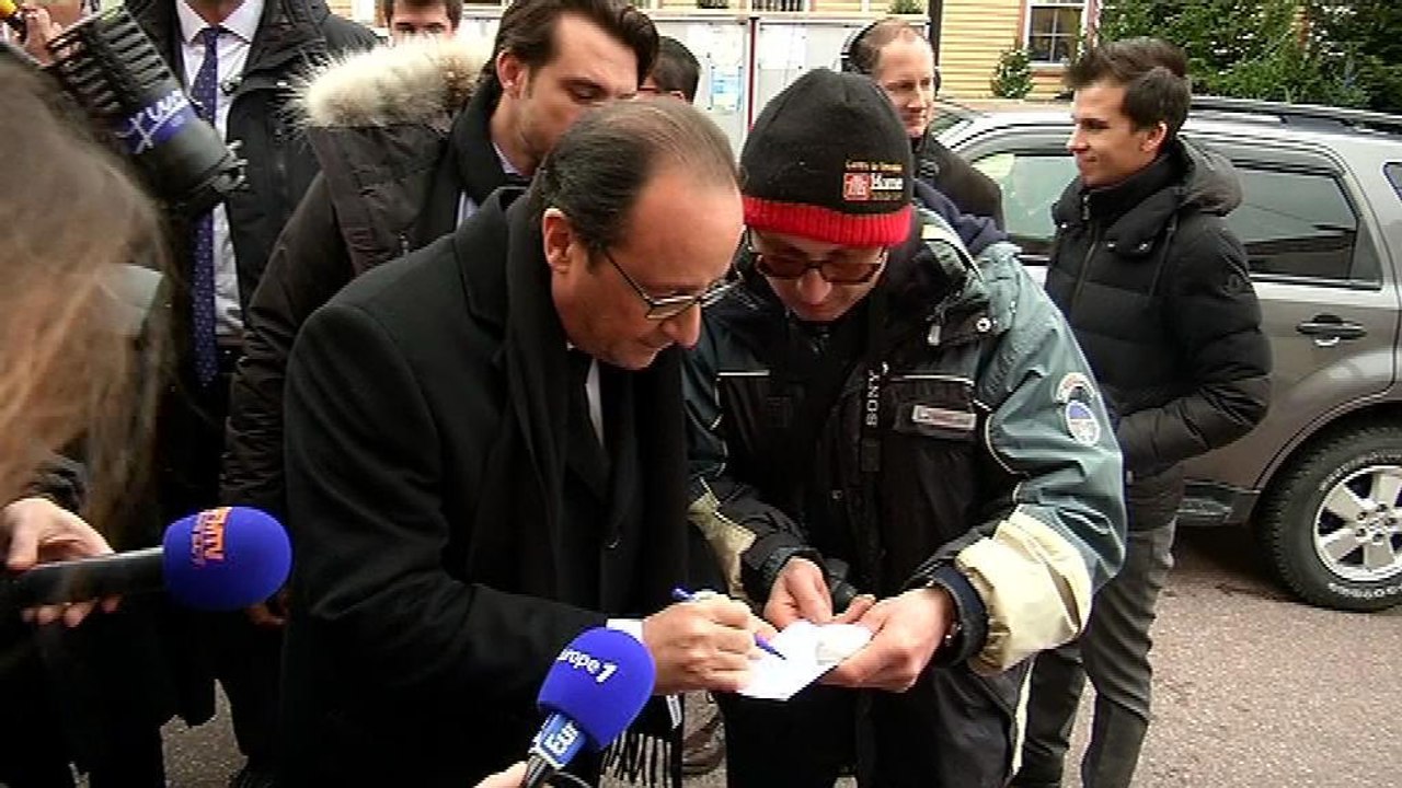 Hollande poursuit sa reconquête des Français à Saint-Pierre et Miquelon