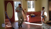 Quand papa fait sa danse ridicule - Compilation de danses de papas bien fun!