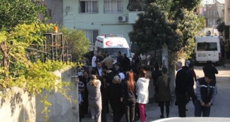 Cinnet Getiren Baba Eşi ve Biri 6 Aylık İki Kızını Öldürüp İntihar Etti