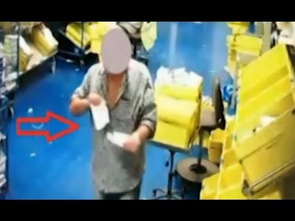 Calvizzano (NA) - Rubavano e distruggevano corrispondenza alle Poste (23.12.14)