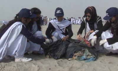 Garbage cleaning campaign in Karachi seaview