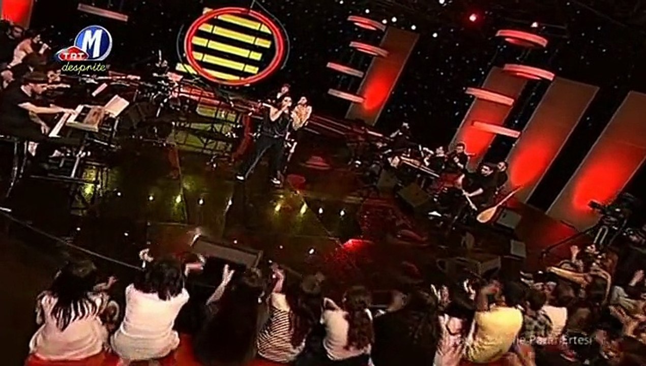 04 şehnaz sam aşka düşer 02.05.2011 şevval sam ile pazar ertesi