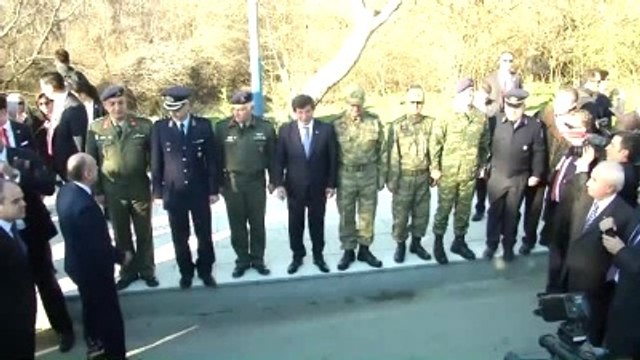 Başbakan Davutoğlu Pazarkule Sınır Kapısı'nı Ziyaret Etti (2)