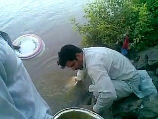 chuk puttliyan funny vidoe {Ameer Hamza}