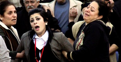 Acımasız Koca, Eşini Kucağında Çocuğu Varken Katletmiş