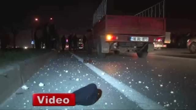 Kazada Ölen Babalarının Elini Tutup Gözyaşı Döktüler