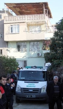 Eşini ve Çocuklarını Öldürüp Kahve İçmiş