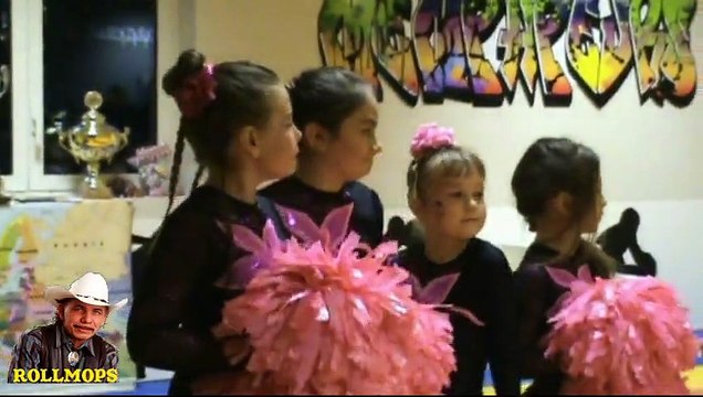 POM POM GIRL DE SAUSHEIM CITY ALSACE 24 DÉCEMBRE 2014 ROLLMOPS