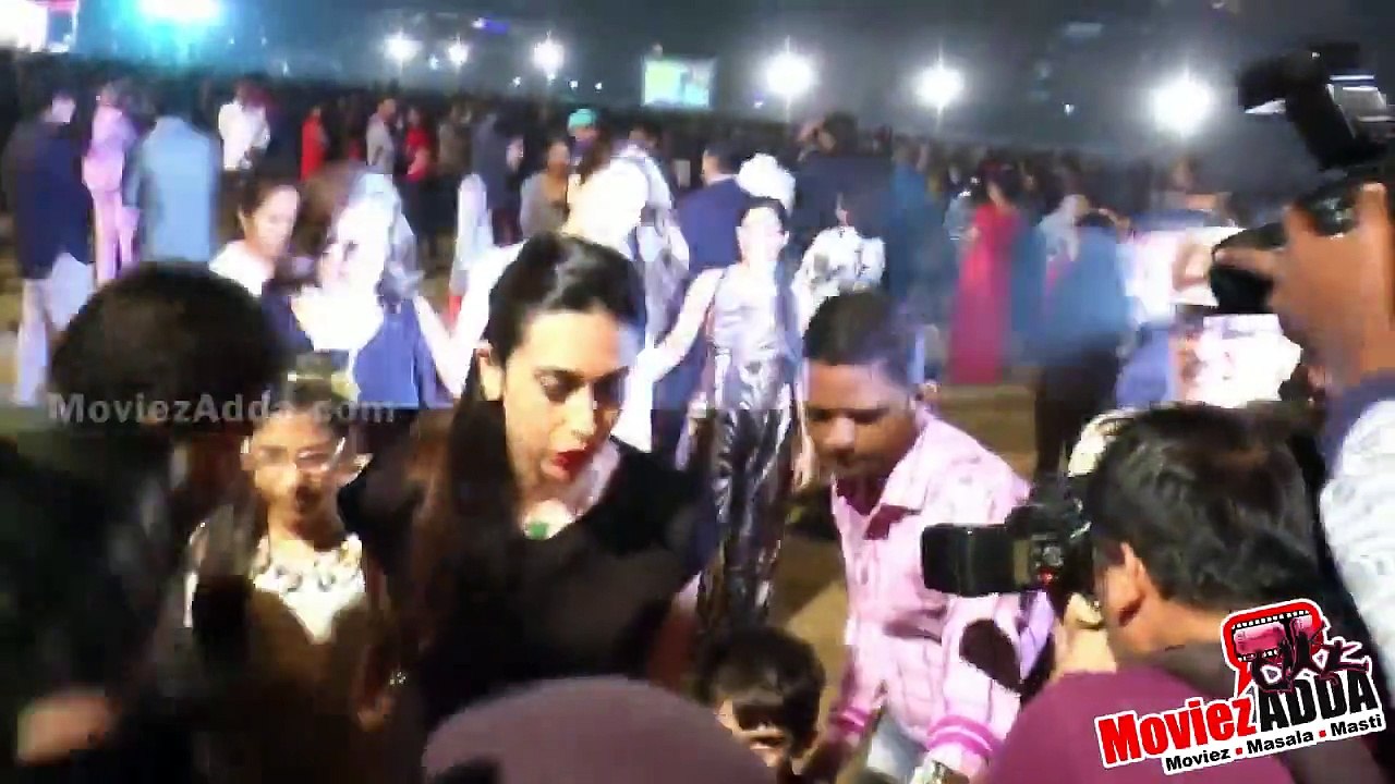 Kareena Kapoor & Karishma Kapoor @ St Andrews Church For Blessings !