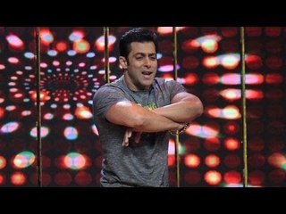 Salman Khan Dances To Robbie Williams’s Tune | Bajrangi Bhaaijaan