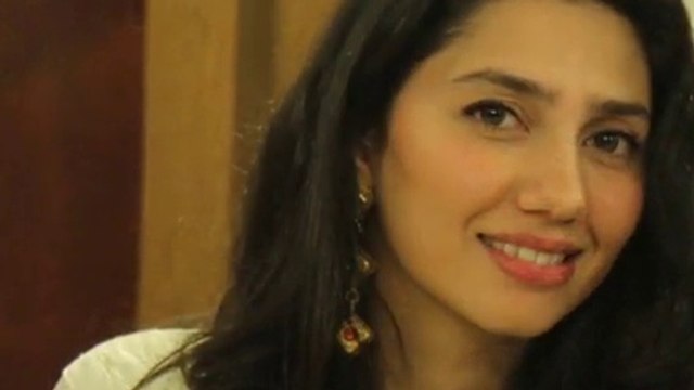 Mahira khan signed as leading lady in Shahrukh khan starrer RAEES