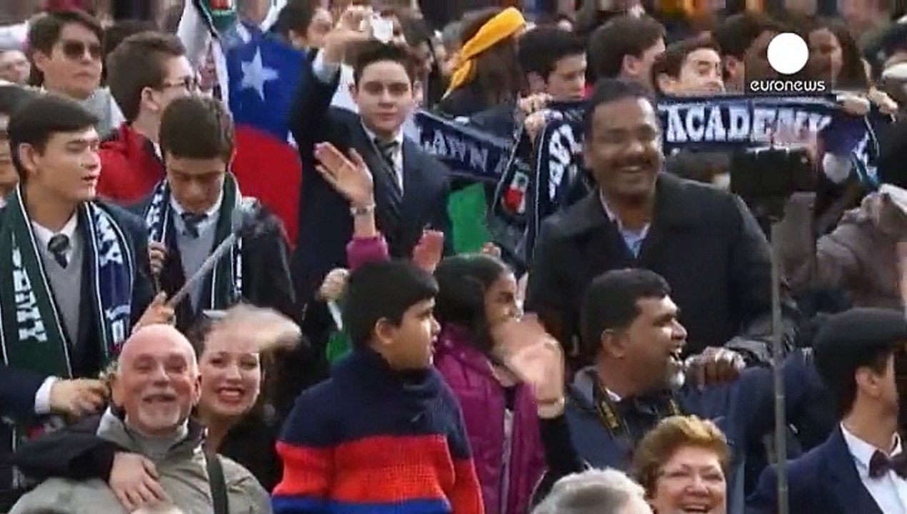 Papstsegen "urbi et orbi" vor zehntausenden am petersplatz