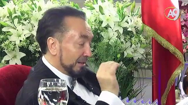 Evrimciler 1 tane ara fosil getiremiyorlar, bu Evrim teorisinin bittiğini gösteriyor.