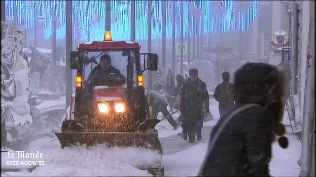 Une tempête de neige paralyse Moscou