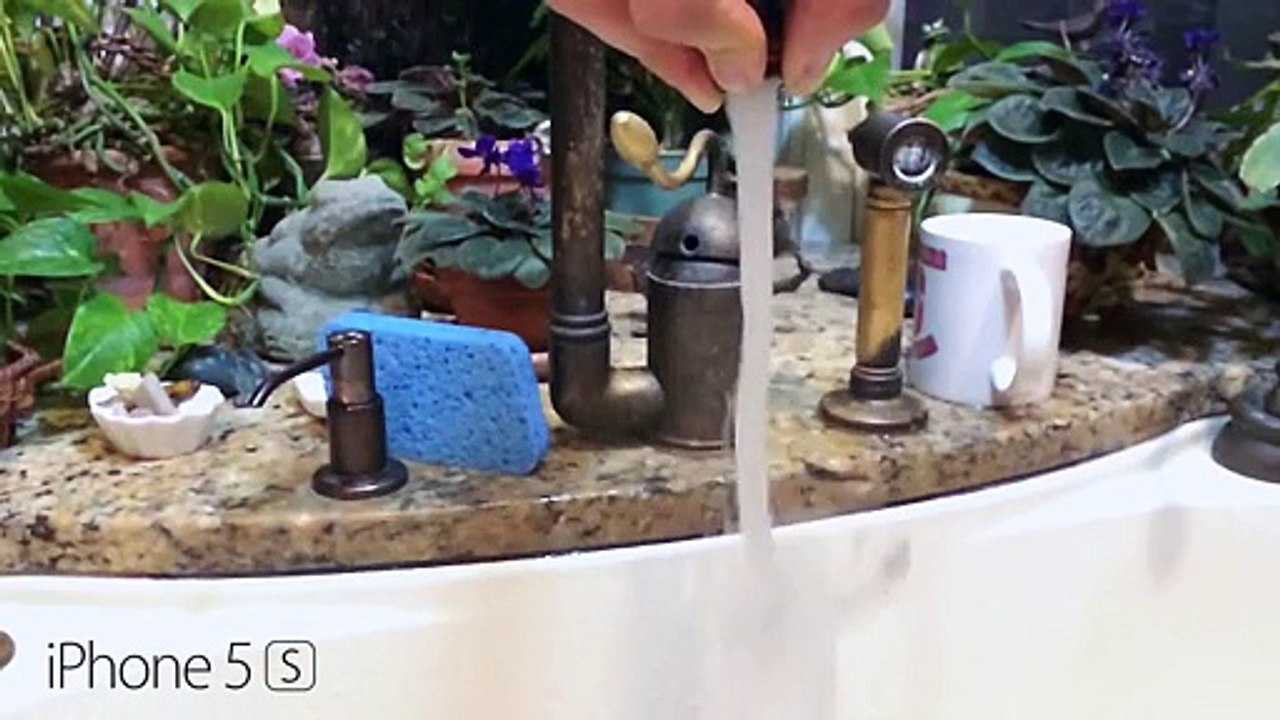 AphoenixD - Slow Motion Showdown iPhone 5s vs GoPro HERO 3+ (120 FPS720p Slow-Mo Comparison & Test) (HD)