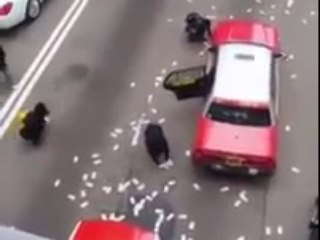 Un fourgon blindé perd 1,6 million d'euros sur la route !