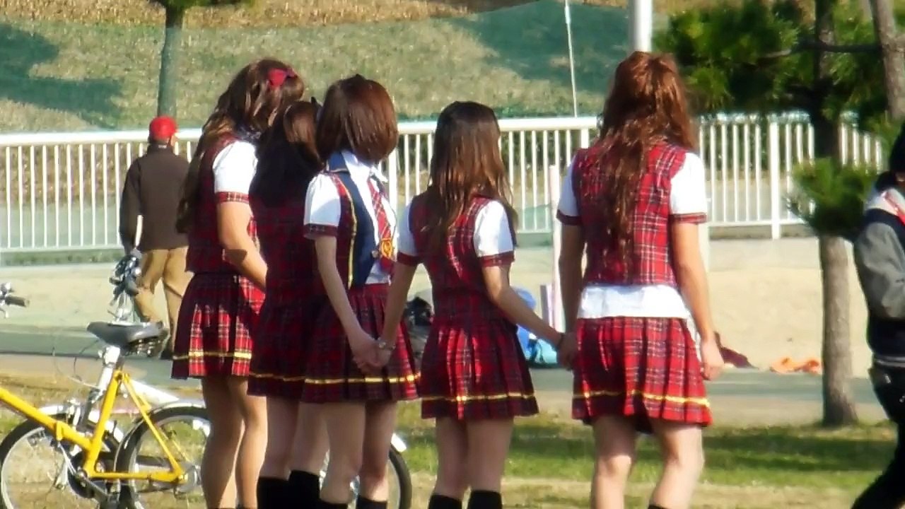 5 Japanese Cuties!