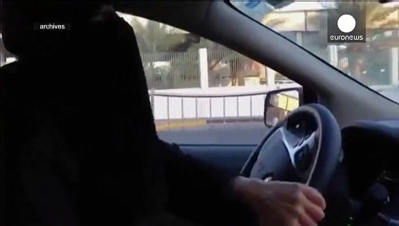 Arabia Saudita: guidano l'auto, due donne rinviate a giudizio per terrorismo