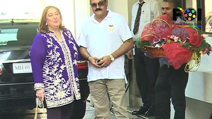 Kapoor Family Gets Together For Christmas Dinner!