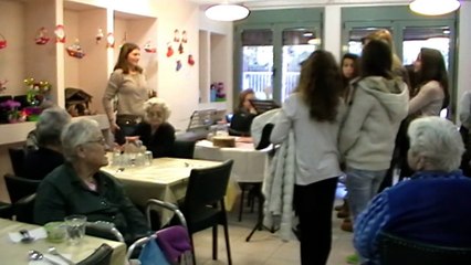 Επίσκεψη στο Χαρίσειο Γηροκομείο - Χριστούγεννα 2014