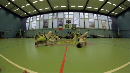 Spéctacle des enfants au Festival de Capoeira 2014