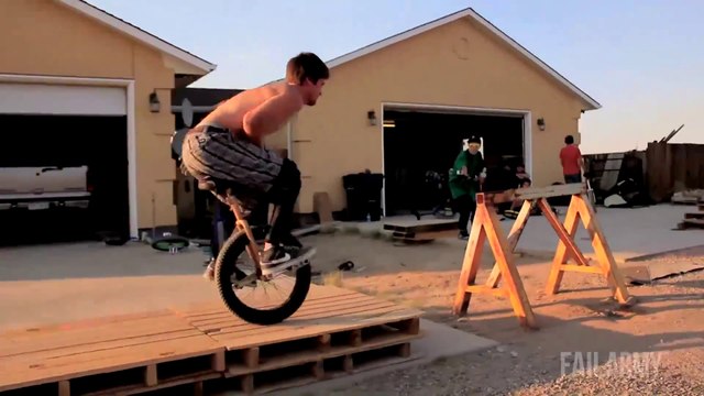 Nutcracker Fails compilation : A Holiday Nutshot best of