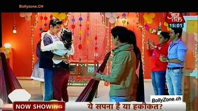 Nisha-Viraj Ka Paper Dance!! - Nisha Aur Uske Cousins - 26th Dec 2014