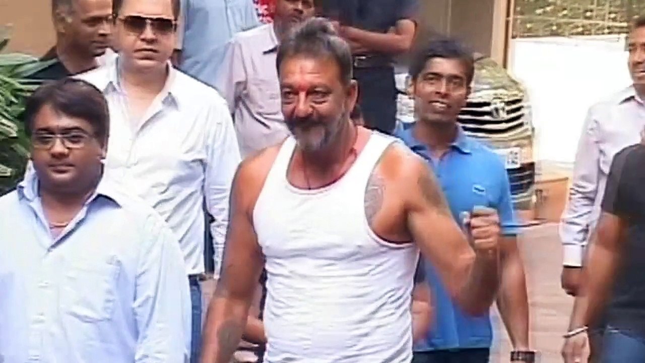 Aamir Khan watches PK with Sanjay Dutt