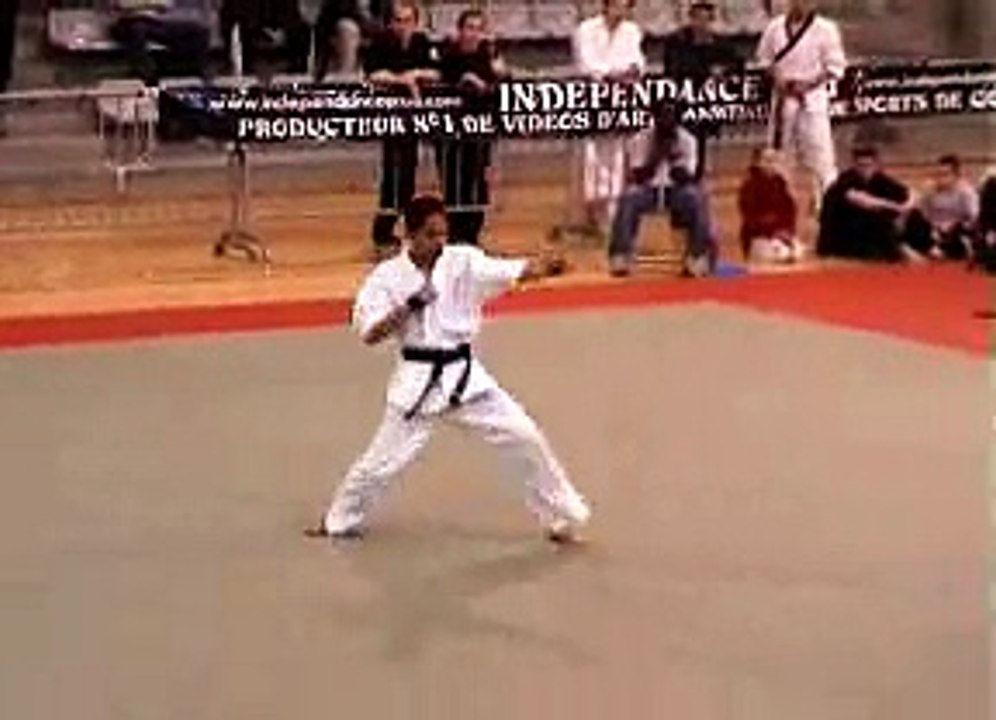 Urban Trickster - M. Canonizado