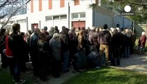 Cientos de griegos empobrecidos, en la comida de Navidad ofrecida por el Ayuntamiento de Atenas