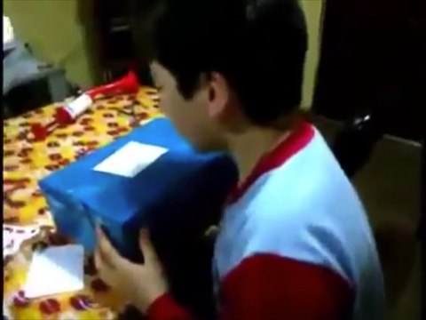 Il voulait une tablette, il reçoit une planche à découper